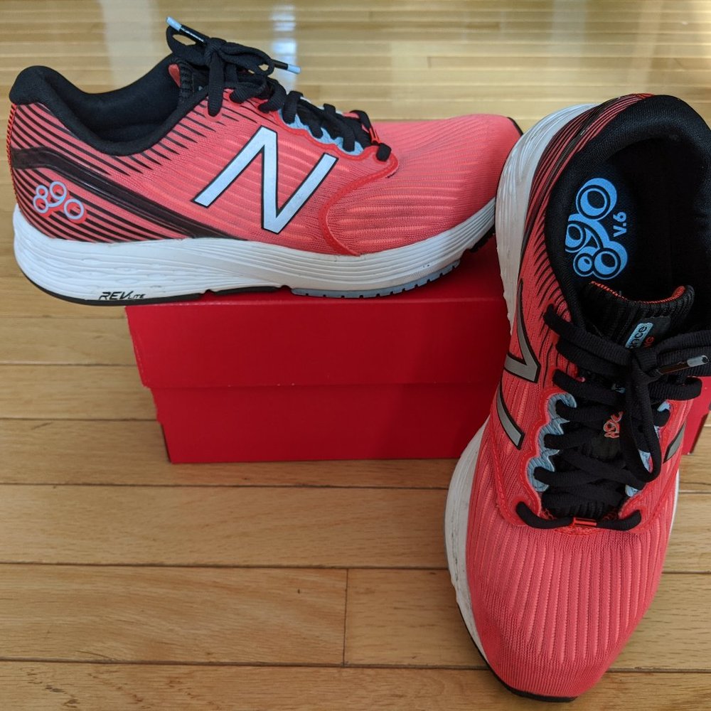 New Balance 890 Running Shoes / Sneakers - Womens size 10 - Coral Pink & Black